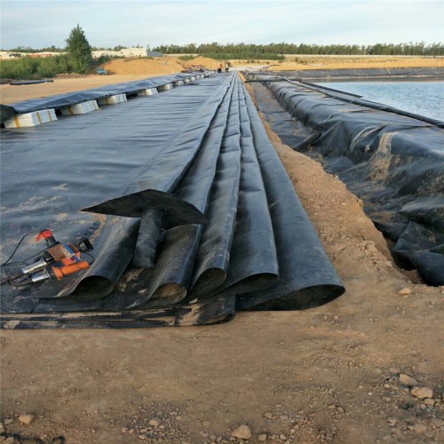 0.5mm 0.75mm 1.0mm 1.5mm 2.0mm Smooth or Textured Surface HDPE Geomembrane